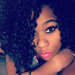 Meet your Posher, Laurie